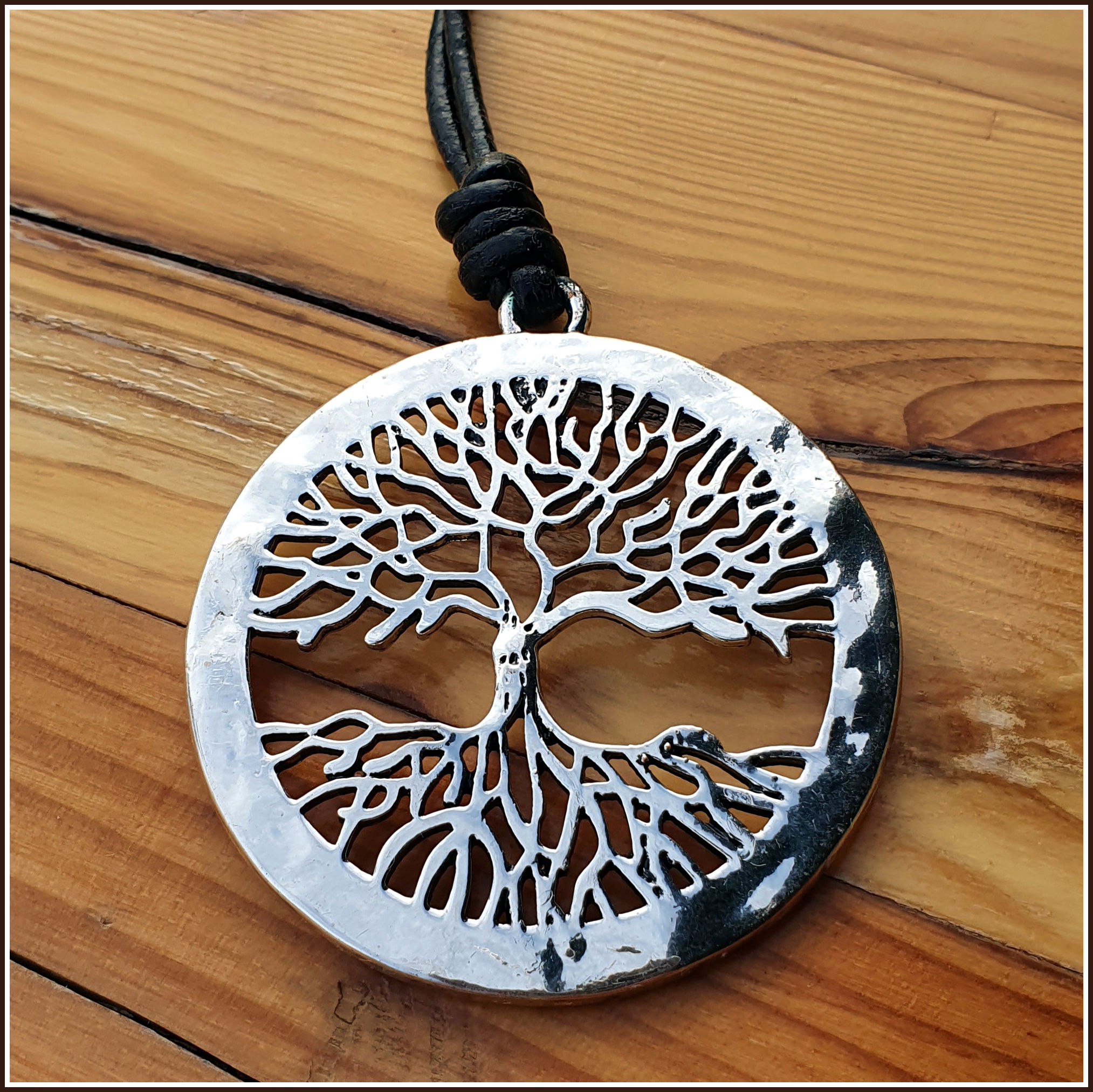 Halskette Die Weltenesche Yggdrasil (lange Version)