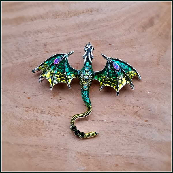 „Silbergrüner Flugdrache“ - Brosche & Flugdrache - 2 in 1