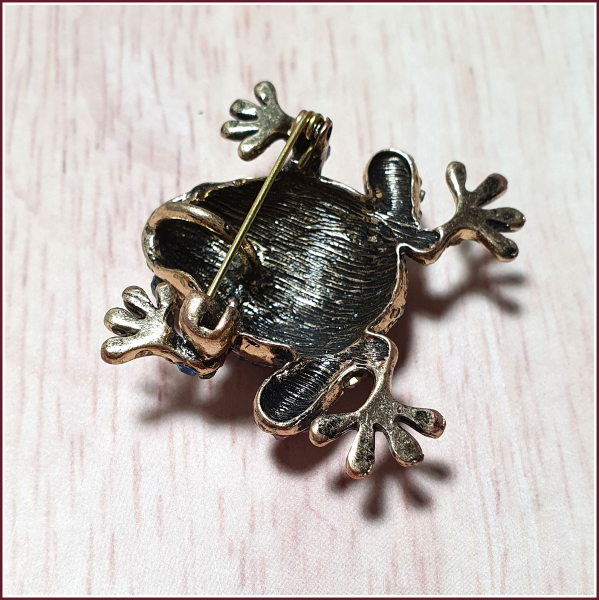 Brosche & Kettenanhänger – 2 in 1 -  „Strassfrosch“ in Mintbunt