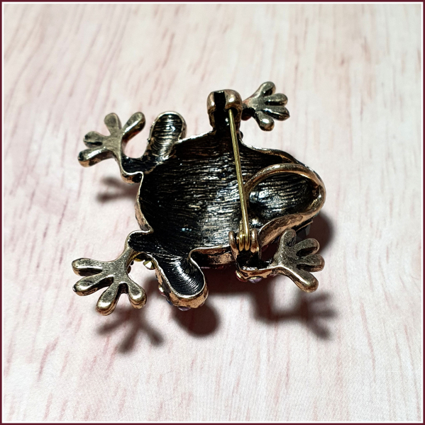 Brosche & Kettenanhänger – 2 in 1 -  „Strassfrosch“ in Mintbunt