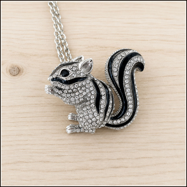 Halskette & Brosche "Hörnchen" - 2 in 1