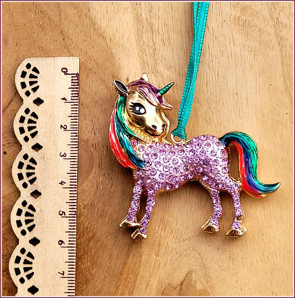 Geschenk-, Deko- oder Baumanhänger „Einhorn Lilia“ – ein Einzelstück