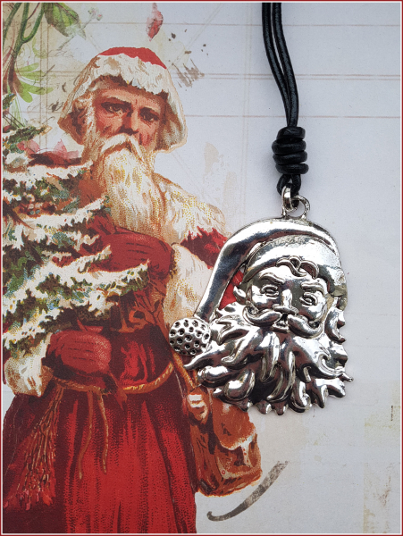 Halskette "Santa Claus" am langen Lederband