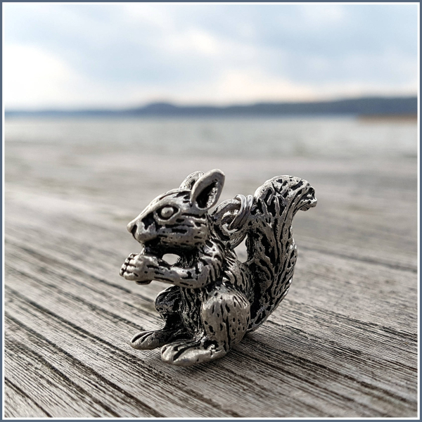 Charmanhänger "Fleißiges Eichhörnchen"