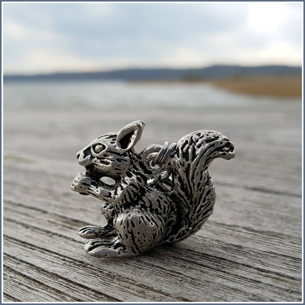 Charmanhänger "Fleißiges Eichhörnchen"