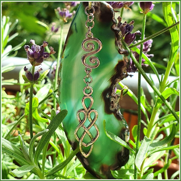 Sonnenstein / Fensterschmuck "Achat & Doppelspirale & Celtic Tribal" - Unikat