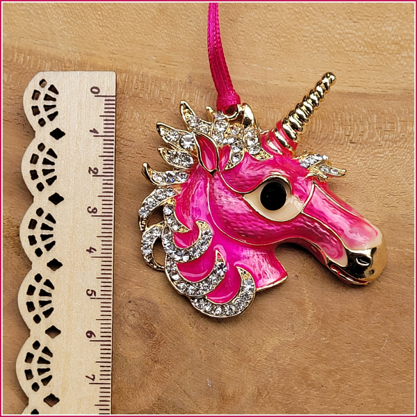Geschenk-, Deko- oder Baumanhänger "Einhornkopf in Cyclam"