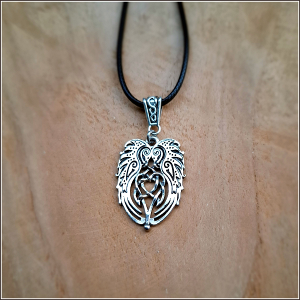 “Raben Hugin & Munin“ an Textilkordel