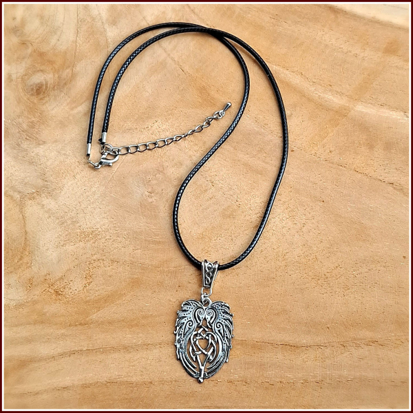 “Raben Hugin & Munin“ an Textilkordel