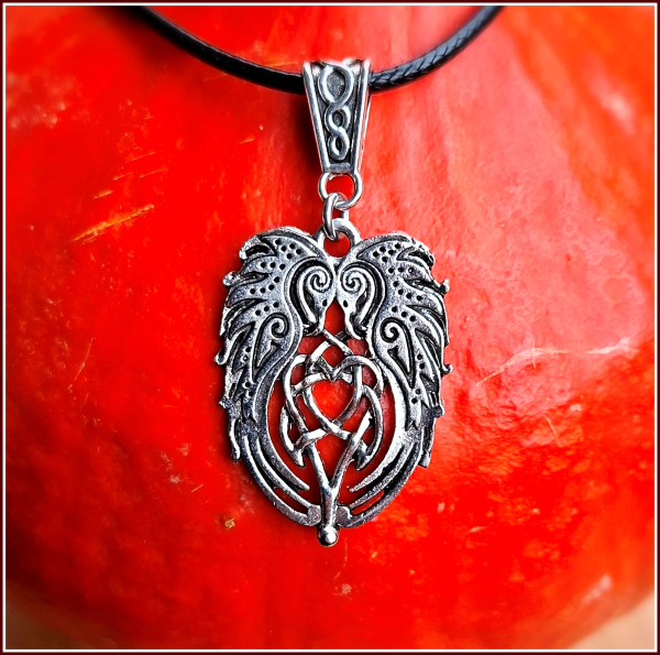 “Raben Hugin & Munin“ an Textilkordel