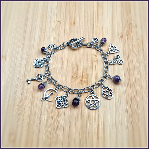 Bettelarmband „Amethyst Witchcraft“ mit Knebelverschluss – 21 cm - Unikat