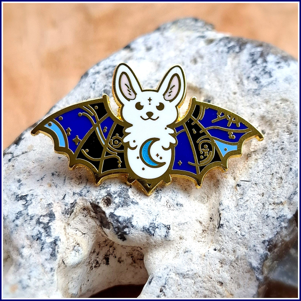 Pin "Blaue Fledermaus"