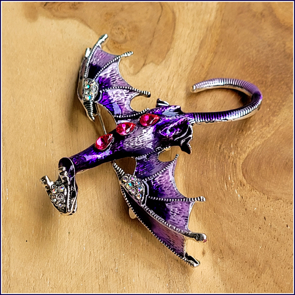 Brosche „Großer violetter Flugdrache“