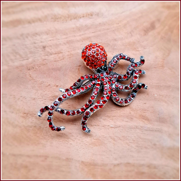 Brosche (und Kettenanhänger) „Roter Oktopus“