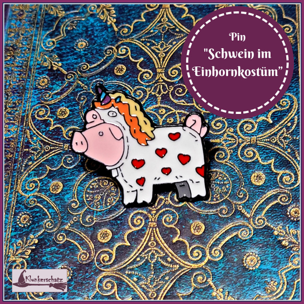 Pin „Schwein im Einhornkostüm“