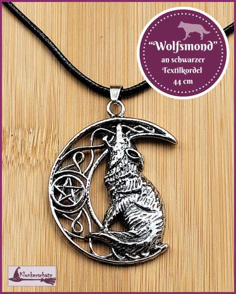 „Wolfsmond“ an schwarzer, schlanker Textilkordel