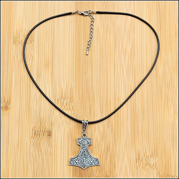 "Mjölnir - der Hammer des Thor" an schwarzer Textilkordel – 44 cm