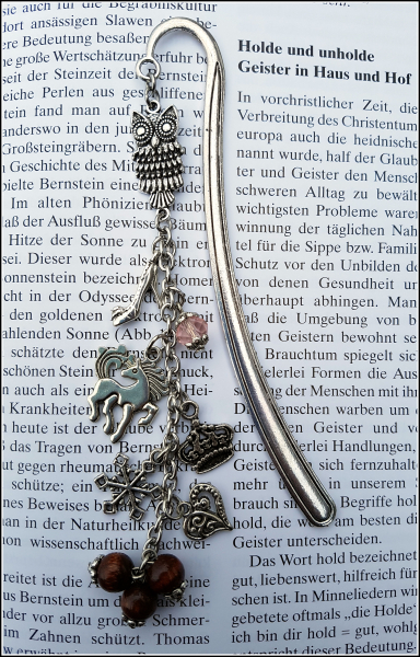 Lesezeichen "Drei Haselnüsse für Aschenbrödel"