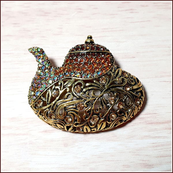 „Teekanne in Gold“ - Brosche (und Kettenanhänger) – 2 in 1