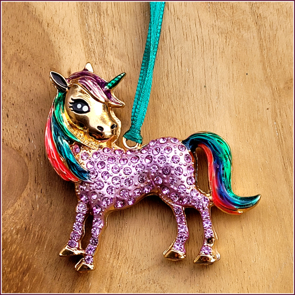 Geschenk-, Deko- oder Baumanhänger „Einhorn Lilia“ – ein Einzelstück