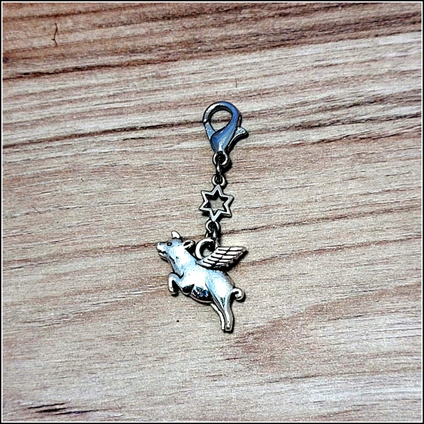 Charmanhänger "Geflügeltes Glücksschwein"