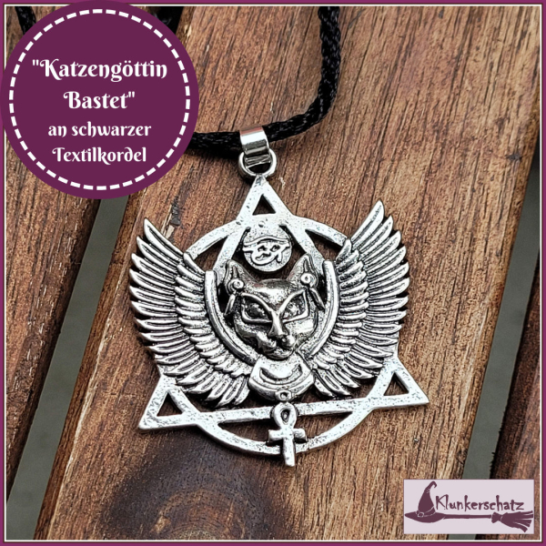 "Katzengöttin Bastet" an schwarzer Textilkordel