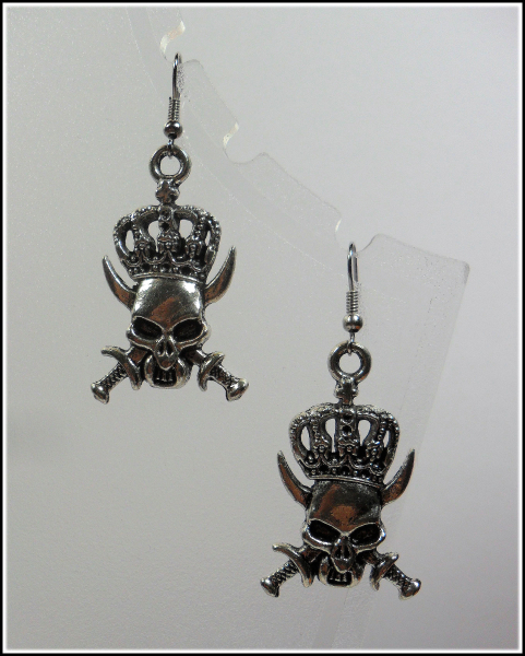 Ohrhänger "König der Totenköpfe"