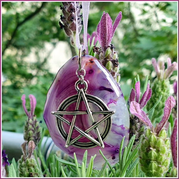 VERKAUFT - Sonnenstein / Fensterschmuck "Achat & Pentagramm" - Unikat