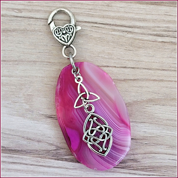 Charmanhänger / Schutzamulett "Achat & Triqueta & Knotwork"