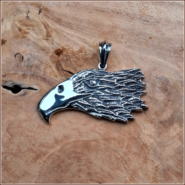 Großer Kettenanhänger „Adler“ aus Edelstahl