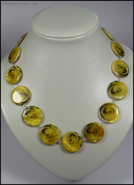 Collier "Gelbe Rose auf Perlmutt" - Unikat