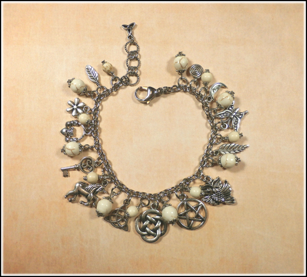 Bettelarmband "Celtic Trust" - Howlith & keltische Symbole