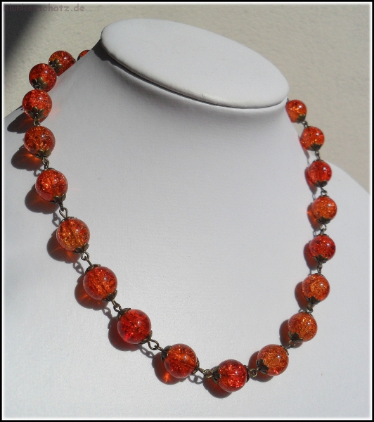 Collier aus orangen Crackle-Perlen