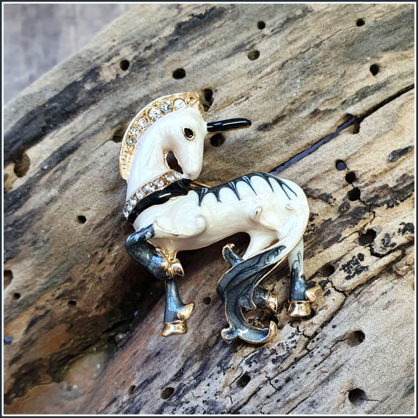 "Dark Unicorn" - Brosche & Kettenanhänger - 2 in 1