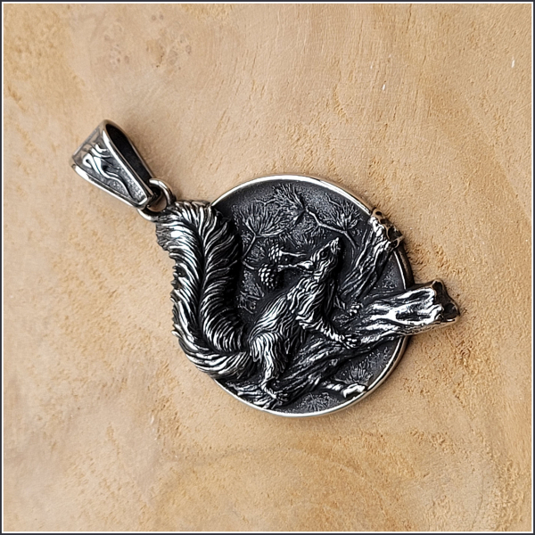 Kettenanhänger "Eichhörnchen" aus Edelstahl