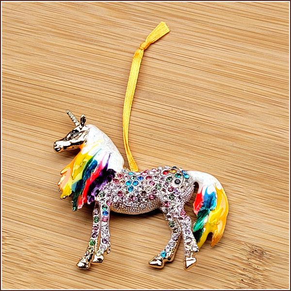 Geschenk-, Deko- oder Baumanhänger "Regenbogeneinhorn"