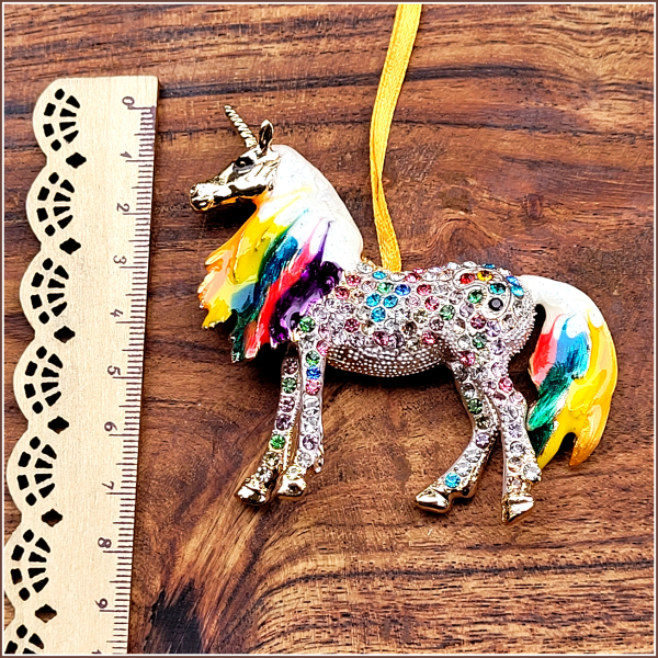 Geschenk-, Deko- oder Baumanhänger "Regenbogeneinhorn"