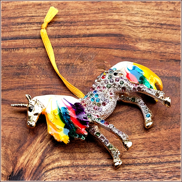 Geschenk-, Deko- oder Baumanhänger "Regenbogeneinhorn"