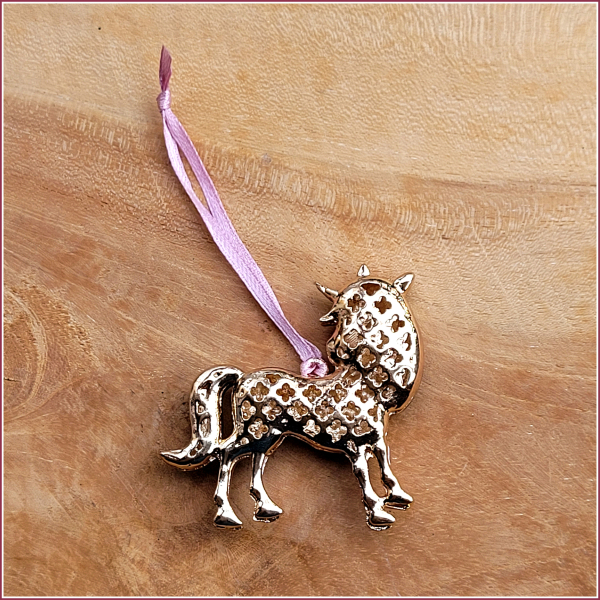 Geschenk-, Deko- oder Baumanhänger „Einhorn Rosalia“ – ein Einzelstück