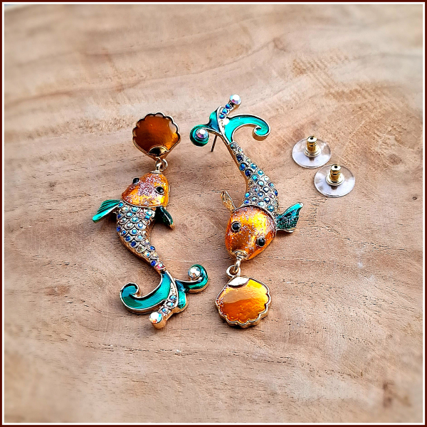 Asymmetrischer Ohrschmuck „Große Fische“