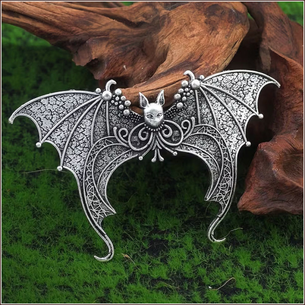 Haarspange „Große Fledermaus“ in der Farbe Antiksilber