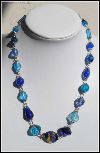 Glasperlen-Collier "Lieblingsblau" - Unikat!