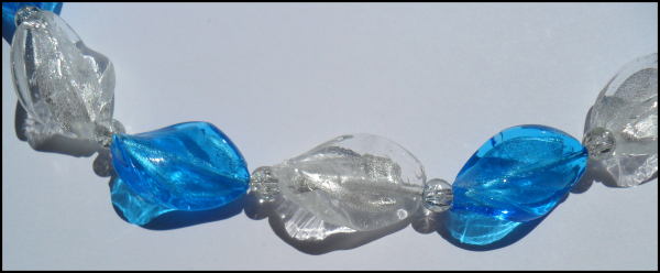 Collier "Glasfolienperlen - Blau - Weiß" - Unikat