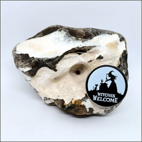 Pin "Witches Welcome"