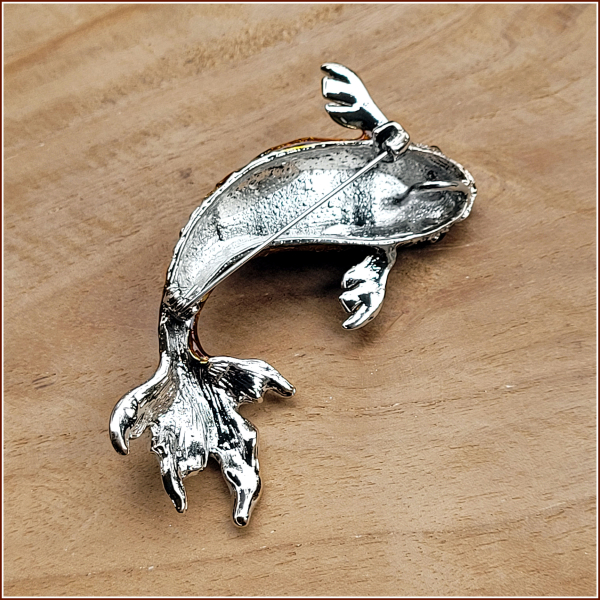 Brosche "Goldgelber Koi"