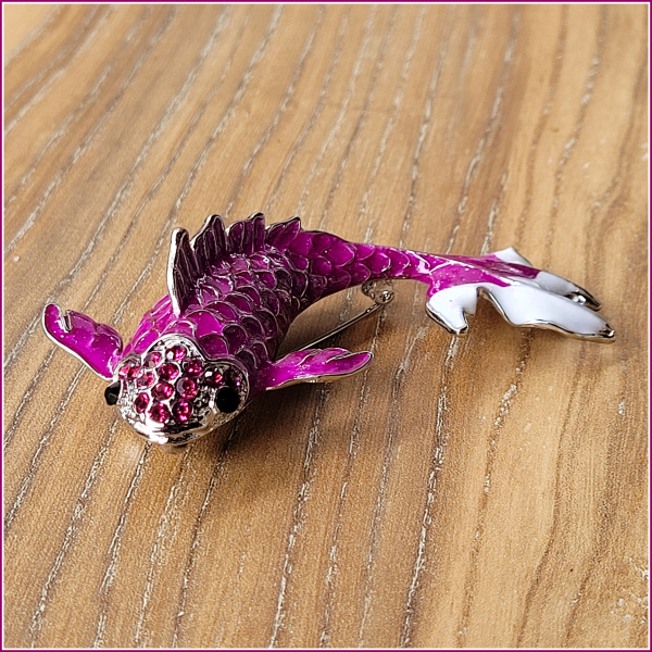 Brosche "Koi in Magenta"