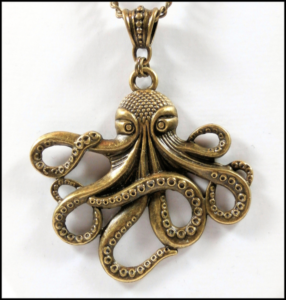 "Krake Octavian" an langer Kette