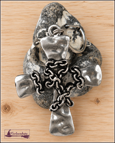Großer Charmanhänger mit Karabiner "Kreuz in Ketten"