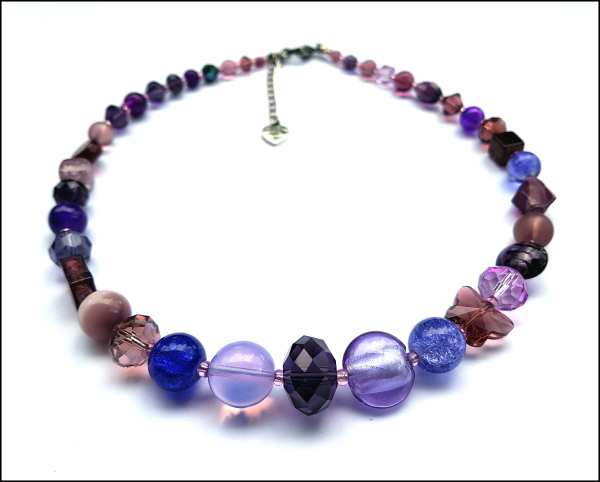 Halskette "Glasperlentraum" in Violett - 45 cm, plus Verlängerung