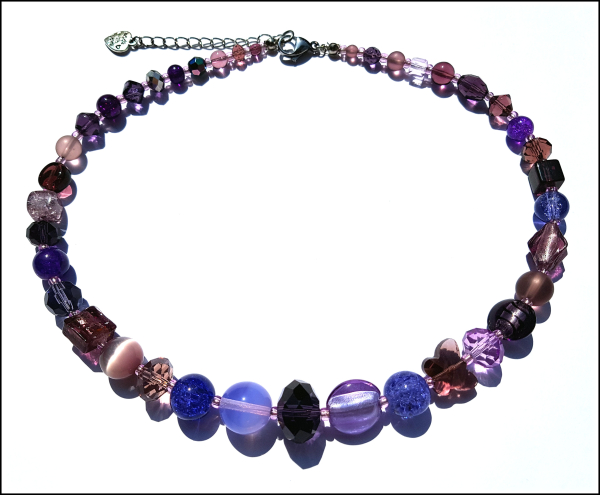 Halskette "Glasperlentraum" in Violett - 45 cm, plus Verlängerung
